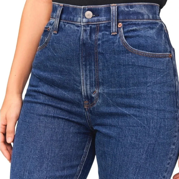 Abercrombie & Fitch Curve Love Ultra High Rise 90s Slim Straight Jean - Picture 5 of 10